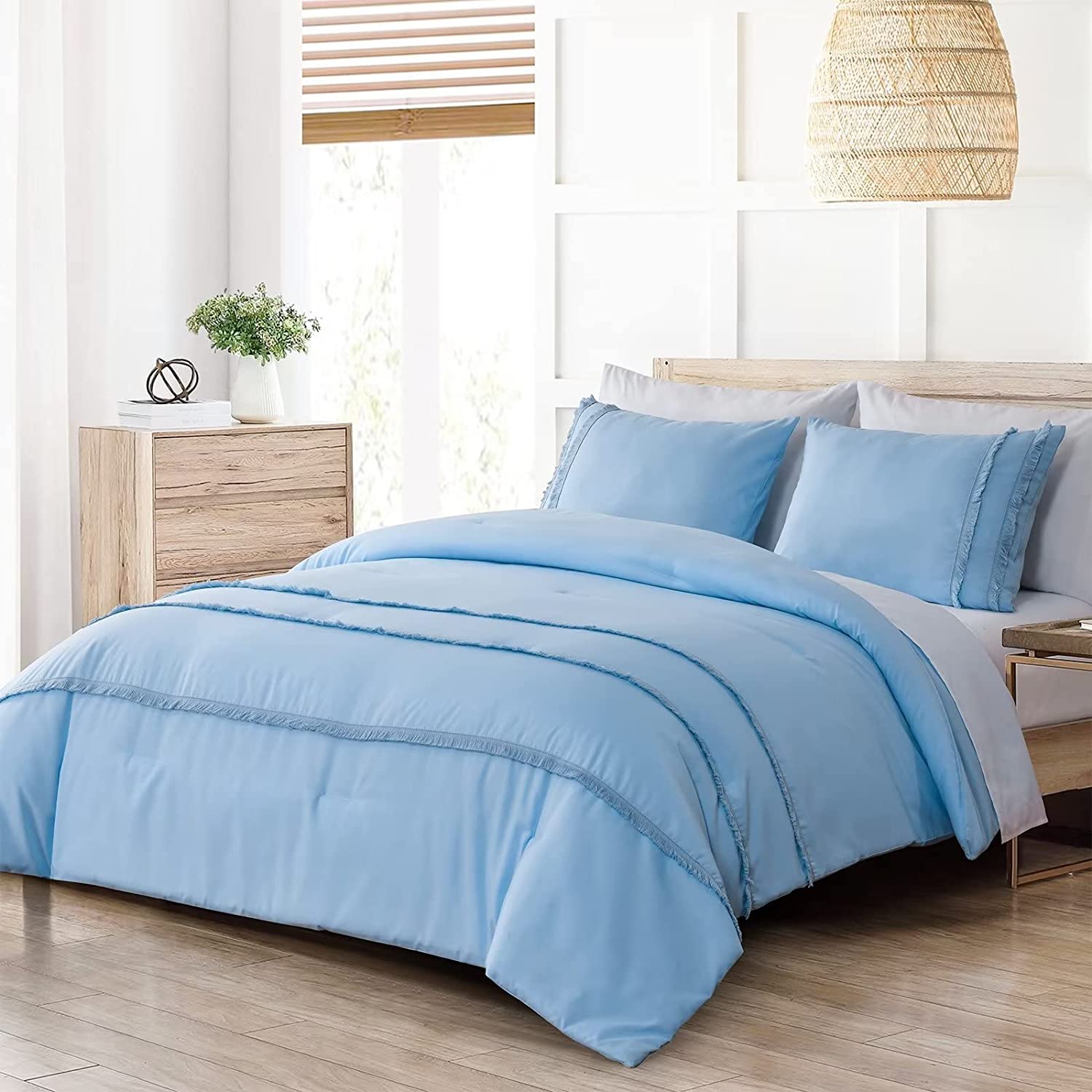 Shatex 2 Piece Twin Comforter Bedding Set- All Season Bedding Comforter Set, Ultra Soft Polyester Bedding Comforters-Three Tassels, Blue